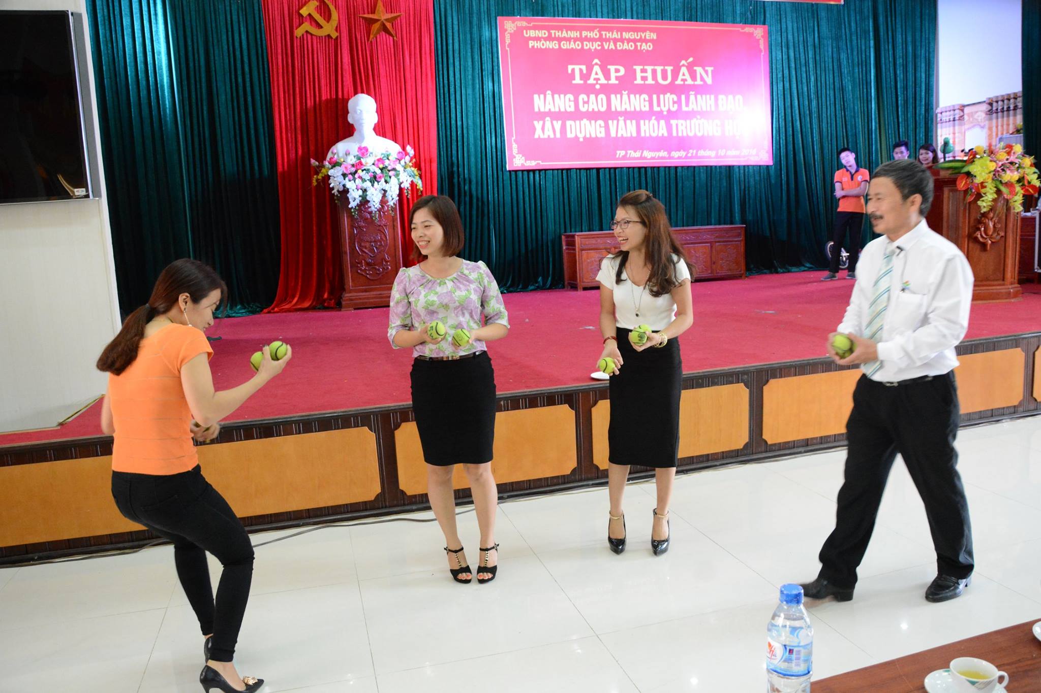 Nâng cao năng lực lãnh đạo và xây dựng văn hóa trường học tại tỉnh Thái Nguyên
